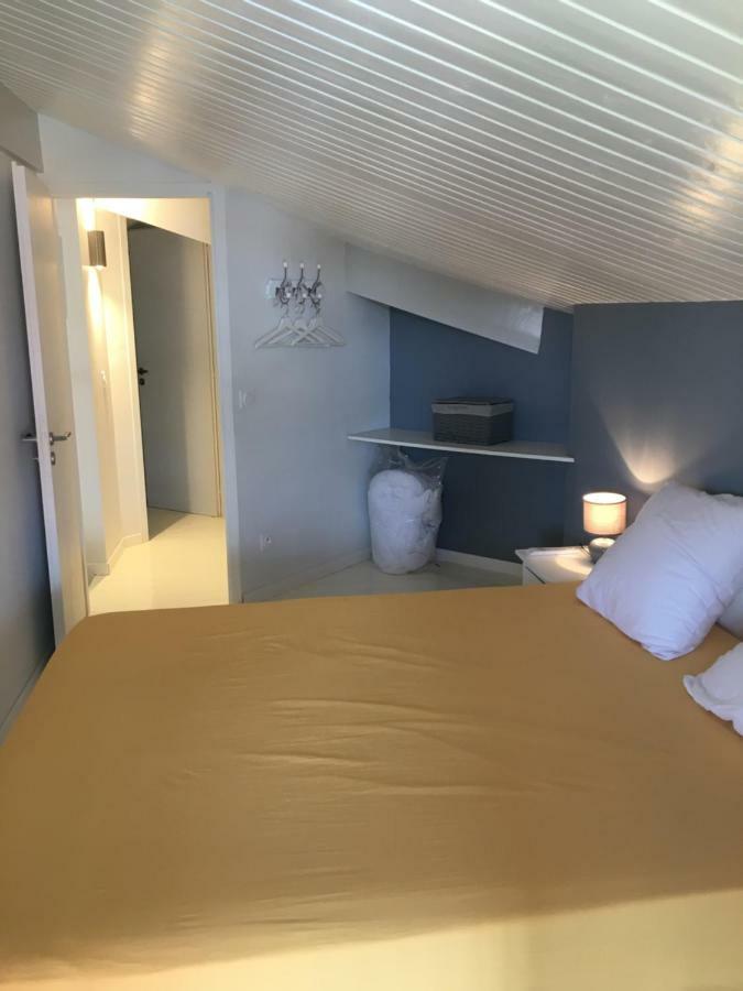 Aquitania, Apartment *