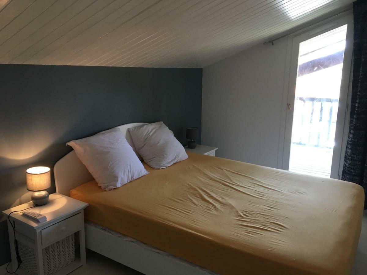 Aquitania, Apartment *